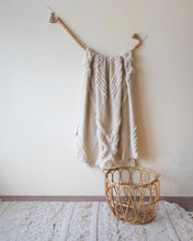 Load image into Gallery viewer, Annette Throw Blanket