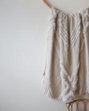 Load image into Gallery viewer, Annette Throw Blanket