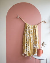Load image into Gallery viewer, Audrey Throw Blanket