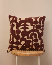 Load image into Gallery viewer, Attirail Bohemian Abstract Mauve Cushion