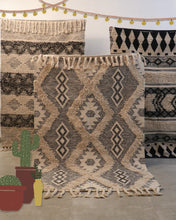 Load image into Gallery viewer, Attirail Bohemian Handloom Valetta Floor Rug Mediterranean
